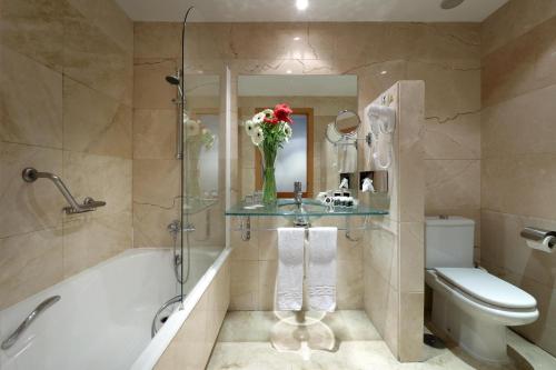 room detail thumbnail 2