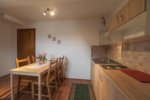 廚房, Breza Guesthouse in 蘇倫齊