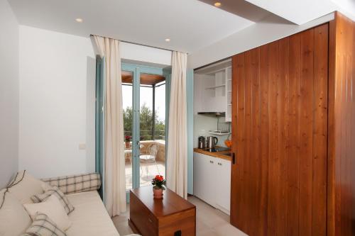 Lithos Guesthouse - image 3