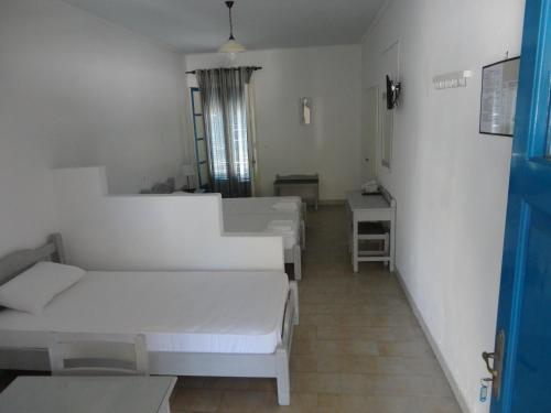 Lianos Hotel Apartments - image 11