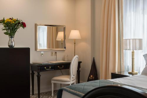 Guestroom, Sydney Boutique Inn & Suites in Charlottetown City Center
