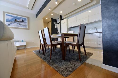 Luxury Apartments Mia - image 5