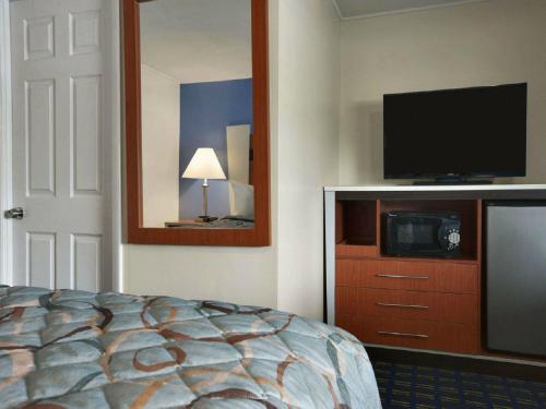 Days Inn by Wyndham - Cape Cod