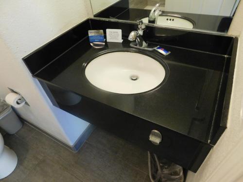 Fisherman's Cove Inn