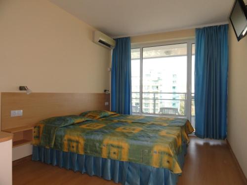 2 twin beds