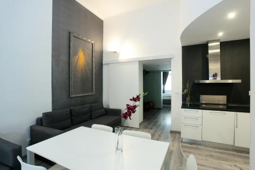 Apartment House - The Modern Flat 3