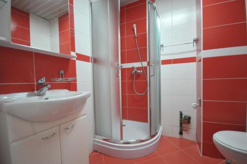 D&D Apartment 1 - image 12