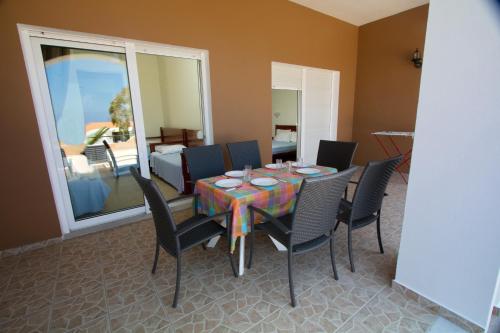 Nikos Apartments 5