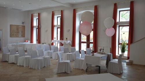 Schloss Gumpoldskirchen - image 3