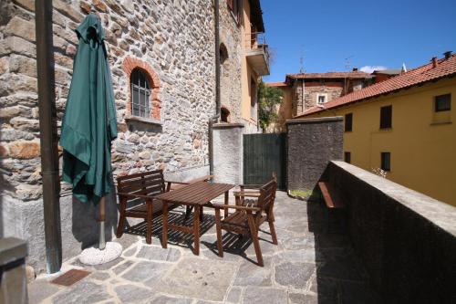 Balcony/terrace, Family House Veronica in Cadegliano-Viconago