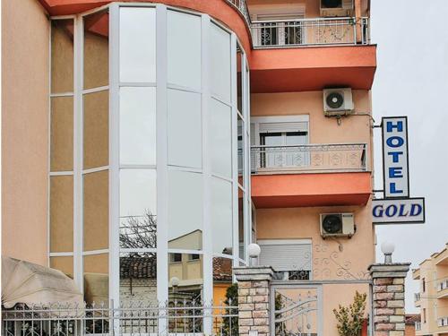Gold Hotel - image 6
