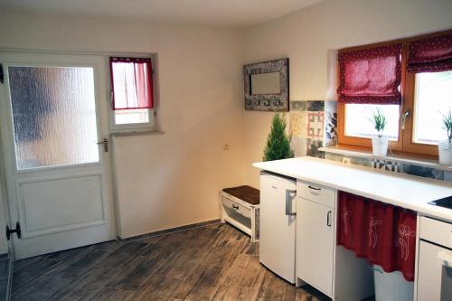 Cocina, Apartma Obrh in Smarjeske Toplice