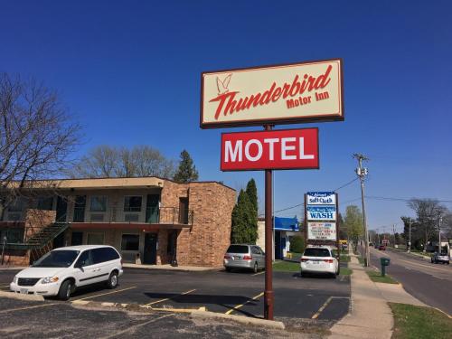 Thunderbird Motor Inn - Hotel - Baraboo