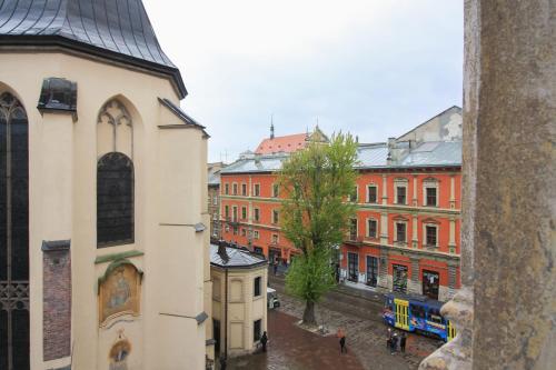 Cathedral Apartment - image 7