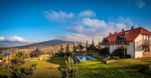 Poduszka Apartamenty pod Łysicą - image 12