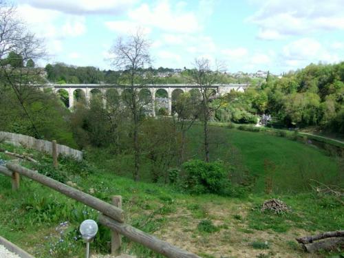 O Bois Dormant- Vue Viaduc-Rance-DINAN