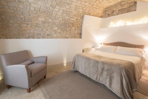 Relais & Chateaux Locanda Don Serafino Set in a prime location of Ragusa, Locanda Don Serafino Hotel puts everything the city has to offer just outside your doorstep. The property features a wide range of facilities to make your stay a ple