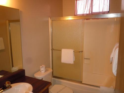 Two-Bedroom plus Den Standard Unit #108 by Escape For All Seasons Bus Lic #23546 - image 8