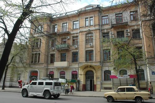 Malon Apartments