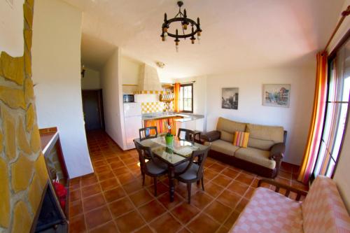 阿爾塔塞拉利昂鄉村公寓酒店 (Apartamentos Rurales Sierra Alta) in 貝納奧卡茲