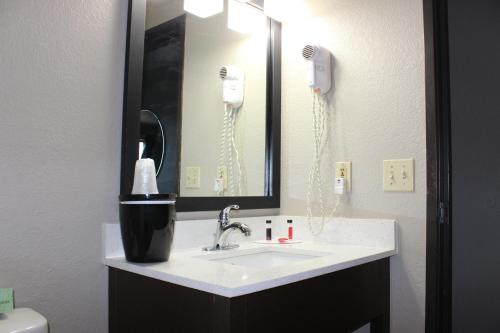 Queen Room - Disability Access/Non-Smoking