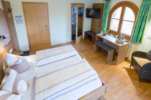 1 queen bed