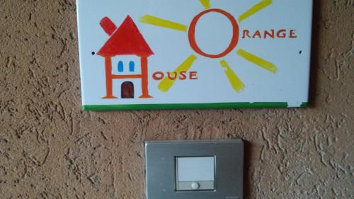 Orange House – Varenna, VA