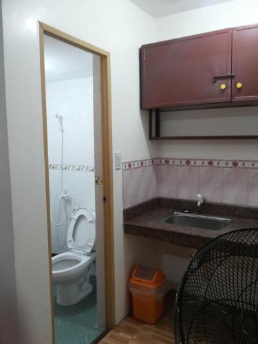 Budget Studio Unit in Makati in Manila