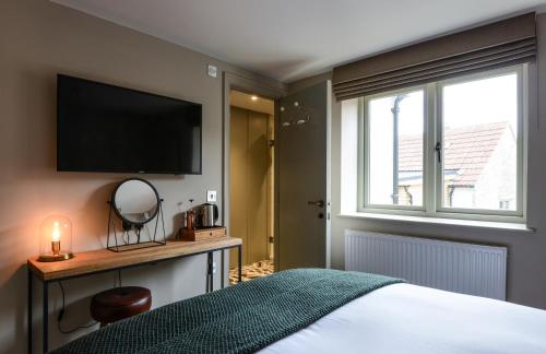 The Litton - main image