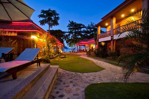 Restaurant, Havana Beach Resort in Thong Nai Pan Yai