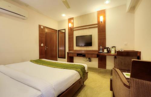 Mint Hotel Chandigarh Set in a prime location of Chandigarh, Treebo Mint puts everything the city has to offer just outside your doorstep. The property offers a wide range of amenities and perks to ensure you have a great 