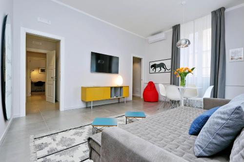 Propaganda Suites - image 9