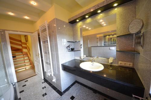 Four-Bedroom House image 7