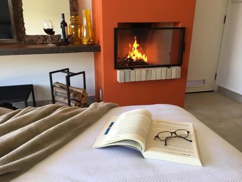 Latitude Lodge, Cunha