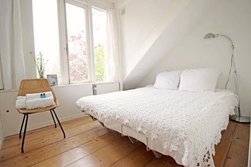 B&B Amsterdam - Beautiful 2 floor Vondelpark apartment. - Bed and Breakfast Amsterdam