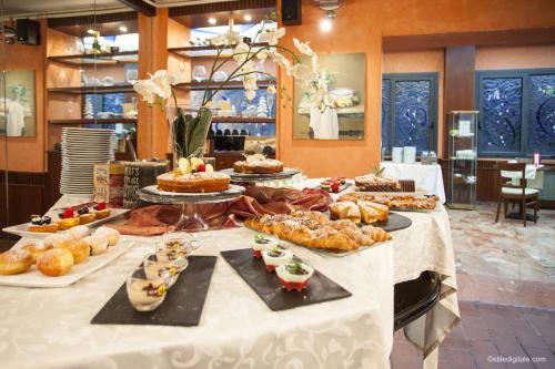 Food and beverages, Hotel La Pace in Pisa
