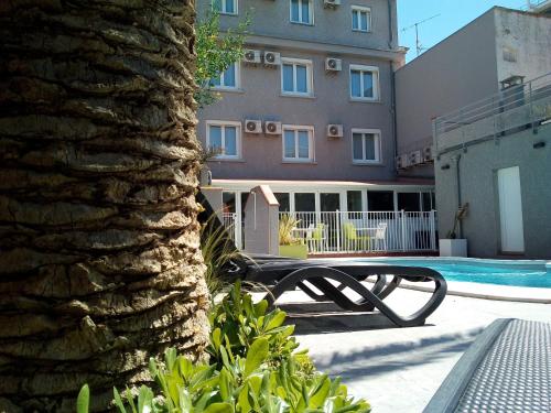 Hotel Le Majestic Canet plage - image 6