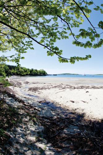 96044014 Chebeague Island Inn