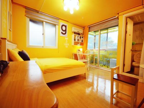 Han River Residence & Guesthouse Room Type - Deluxe Queen Studio (Room and View Random Assign)
