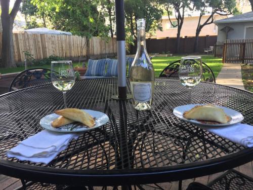 Bordeaux Inn Lodi - image 11