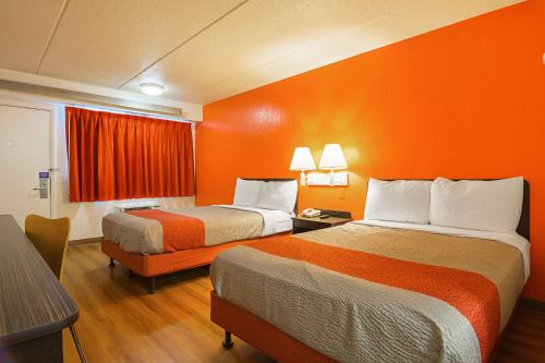 2 double beds