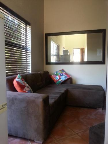Budget Studio Apartment image 6