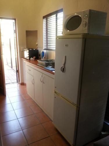 Budget Studio Apartment image 8