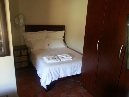 Budget Studio Apartment image 3