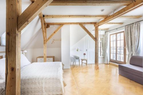 U Zlatych nuzek - image 2