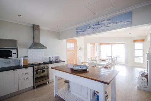 köök, La Petite Baleine Oceanfront Villa in De Kelders