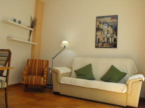 Karmapartment 2, Sevilla