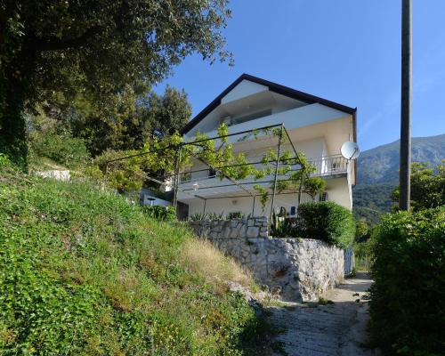  Apartments Mila - Mala Duba in Živogošće