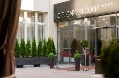 Hotel Garden Court - image 10