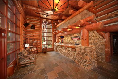 Bearskin Lodge on the River 4